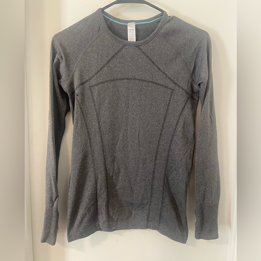 Ivivva by Lululemon girls 14 grey swiftly tech long sleeve fitted performance